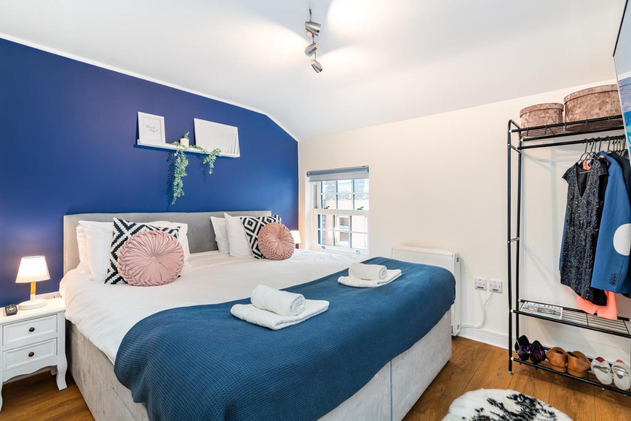 Town Center Apartment With 55” Smart Tv+Netflix Andover Esterno foto
